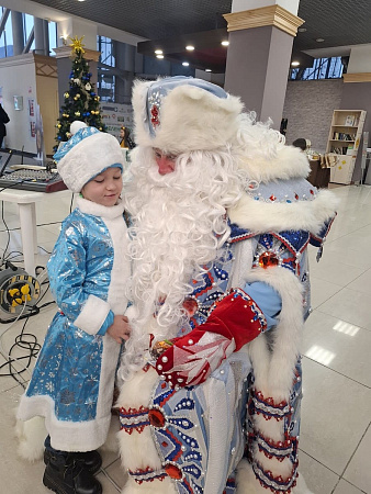 «Дедоморозный вайб». Новогодний праздник. Флешмоб Дедов Морозов