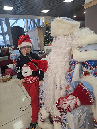 «Дедоморозный вайб». Новогодний праздник. Флешмоб Дедов Морозов